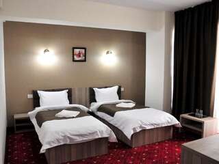 Отель Hotel Agapi Mamaia Мамая Двухместный номер с 2 отдельными кроватями и видом на город-6